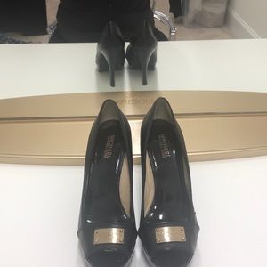 Michael Kors black leather pumps